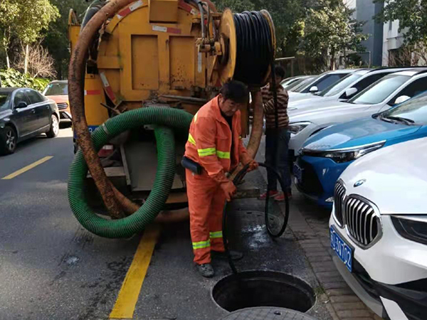 龙江镇排污管道清淤